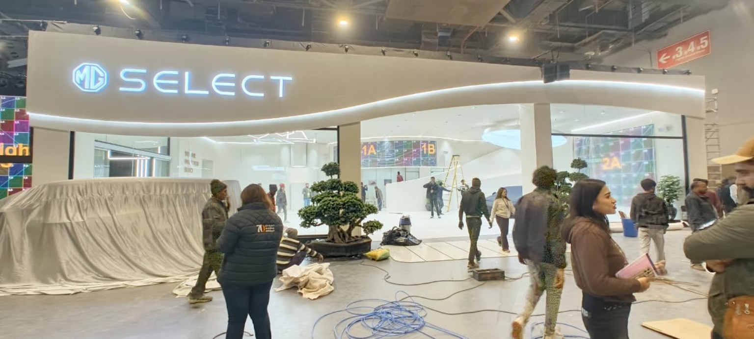 Optical & Eyewear Store Displays